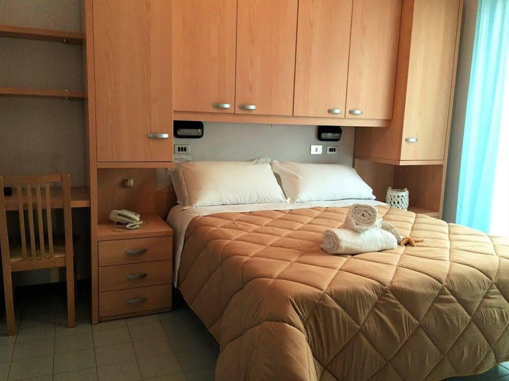 Abc Hotel Rimini Exteriör bild